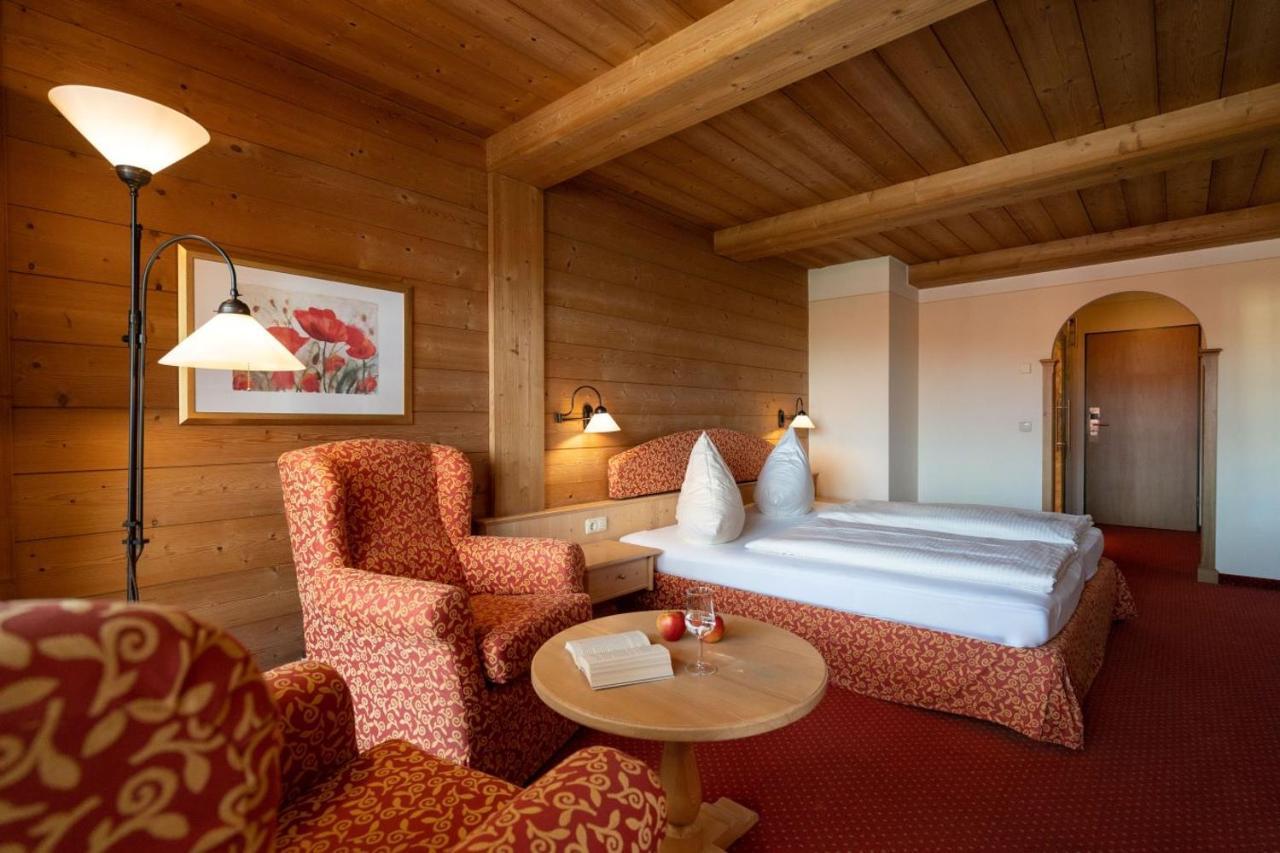 Hotel Gasthof Alte Post Holzkirchen Холцкирхен Екстериор снимка