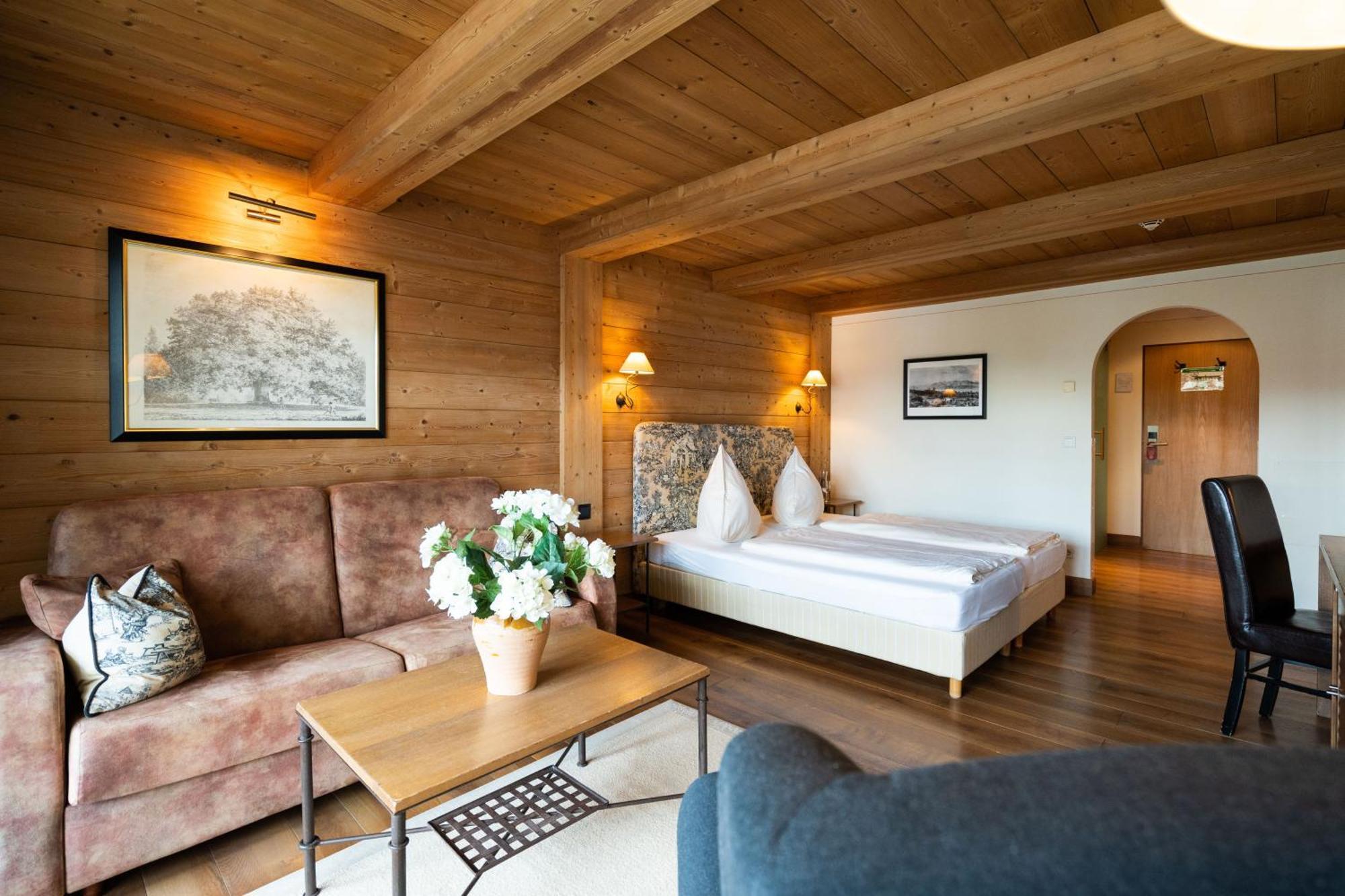 Hotel Gasthof Alte Post Holzkirchen Холцкирхен Екстериор снимка