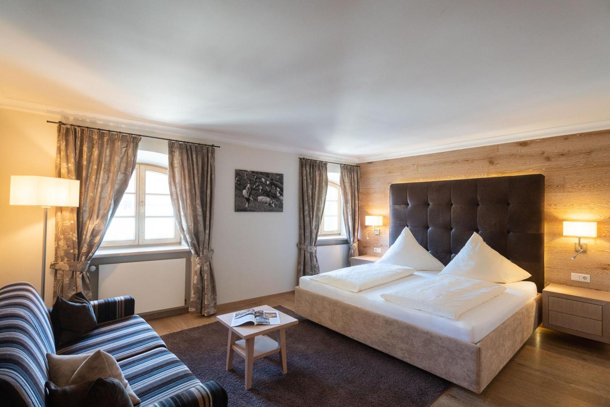 Hotel Gasthof Alte Post Holzkirchen Холцкирхен Екстериор снимка