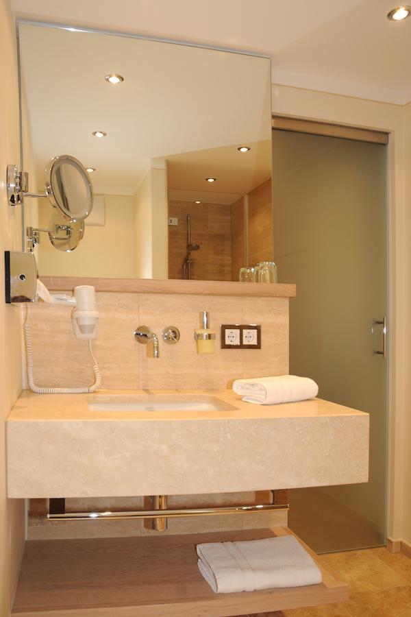 Hotel Gasthof Alte Post Holzkirchen Холцкирхен Екстериор снимка