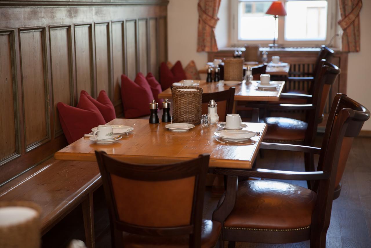 Hotel Gasthof Alte Post Holzkirchen Холцкирхен Екстериор снимка