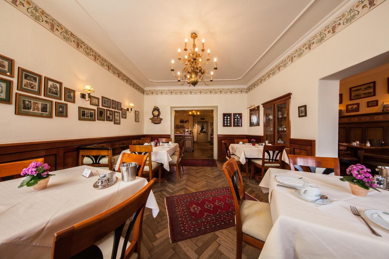 Hotel Gasthof Alte Post Holzkirchen Холцкирхен Екстериор снимка