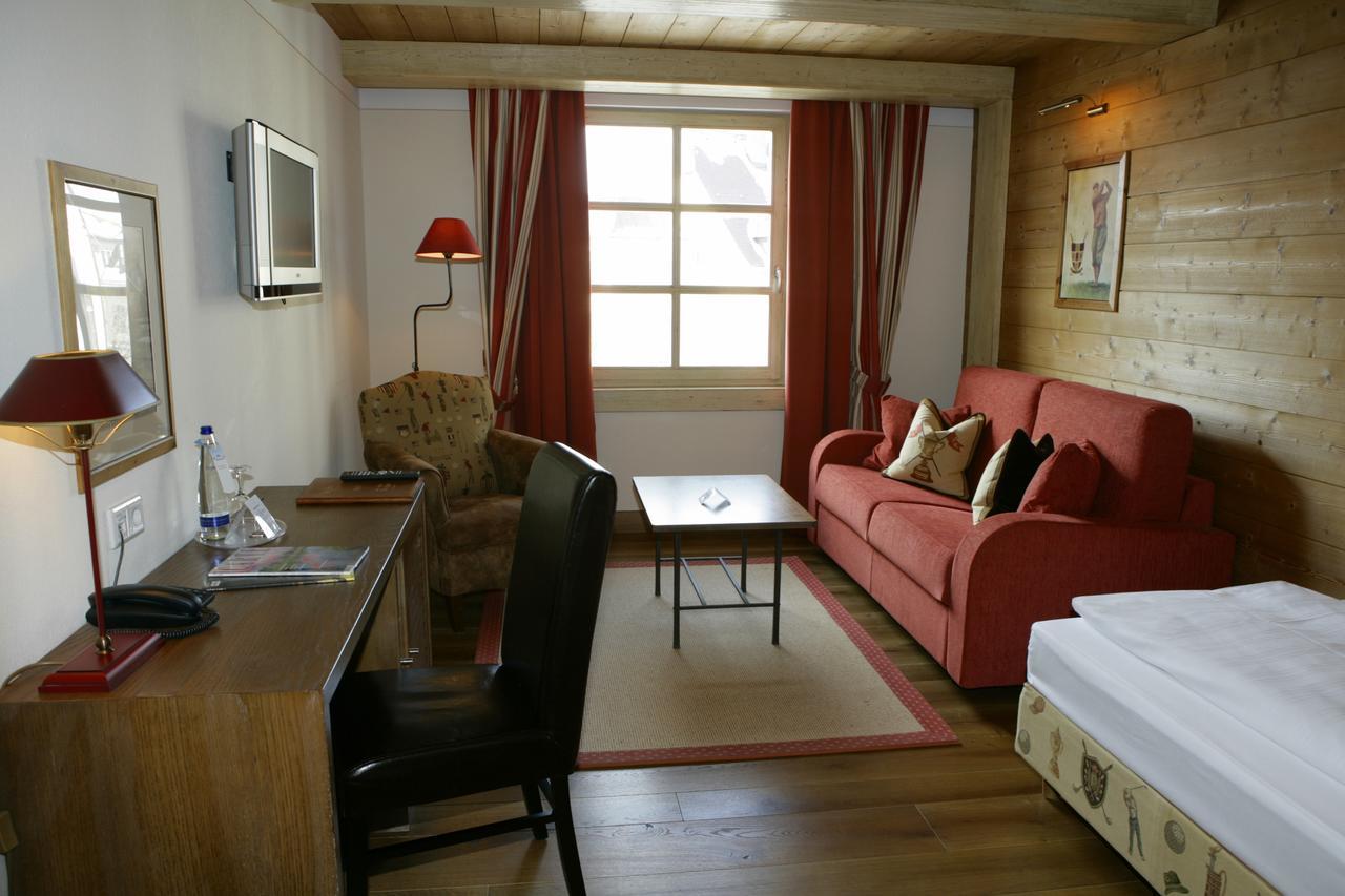 Hotel Gasthof Alte Post Holzkirchen Холцкирхен Екстериор снимка