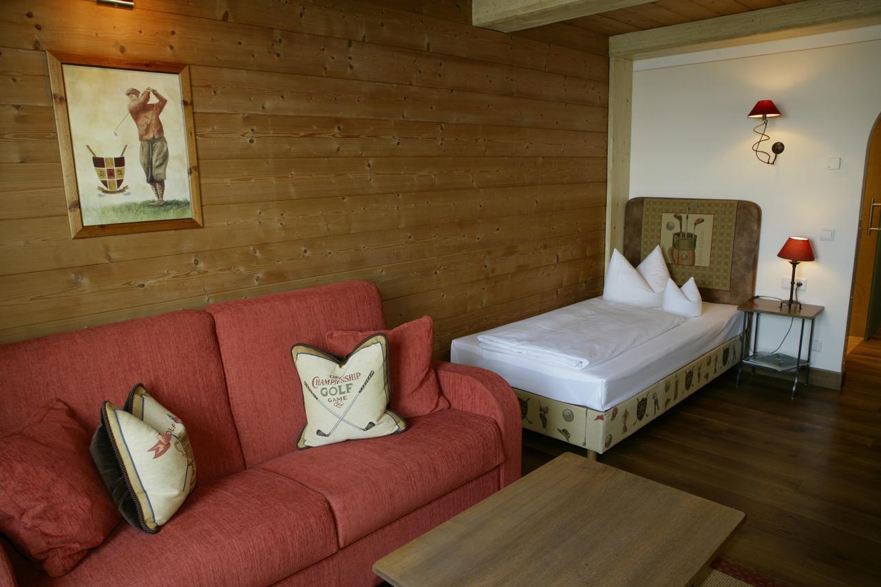 Hotel Gasthof Alte Post Holzkirchen Холцкирхен Екстериор снимка
